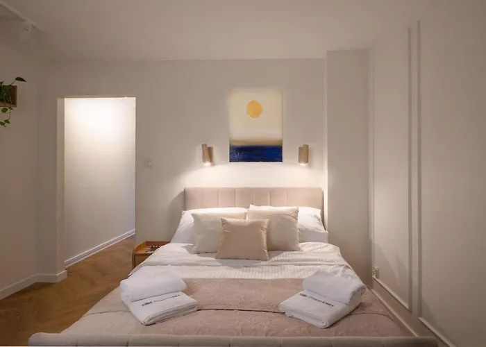 Swidnicka Center With Opera View Properunit Апартаменты *